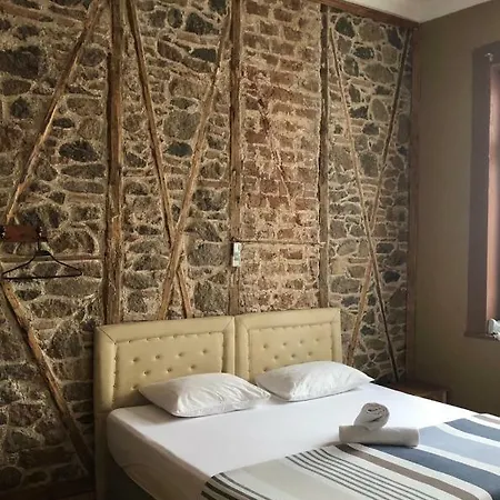 Laguna Hotel *